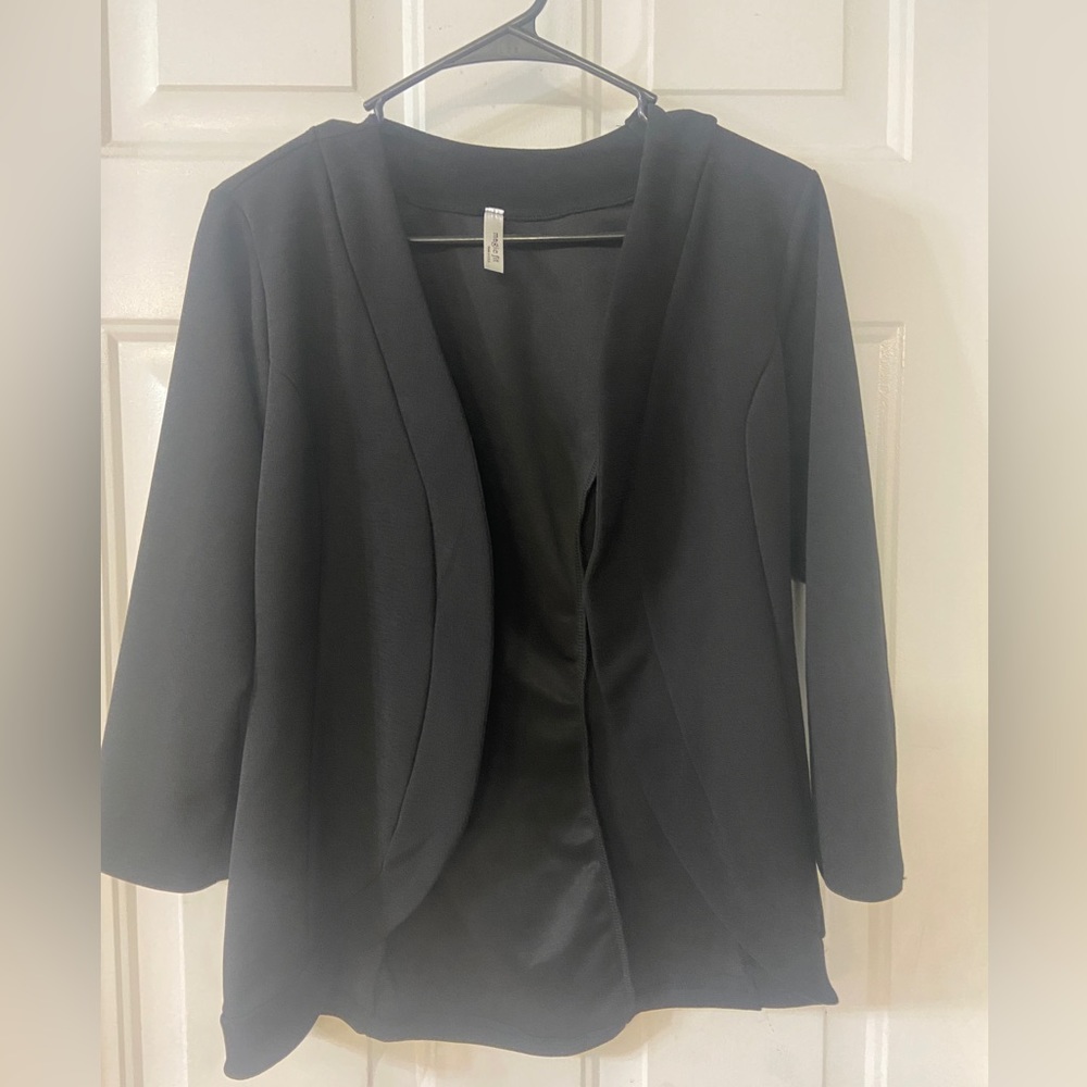 Magic Fit Black Sweater - tapered front Size XL